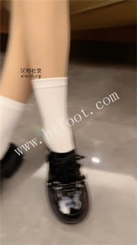 23zwon33b0i.jpg
