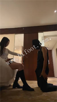 axnscd0tj5l.jpg