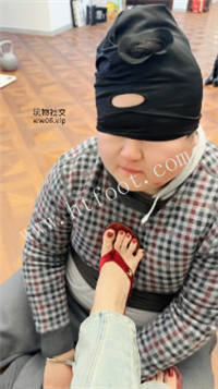 awucp3kn0ag.jpg