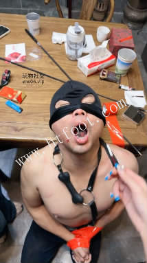 5znrl0xhlht.jpg