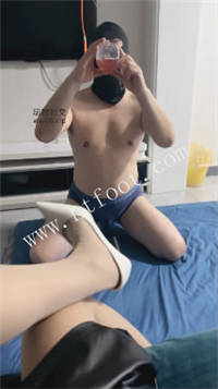 223932poniseludne7sgls.jpg