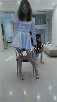 040807cet9i6w7j19t9274.jpg