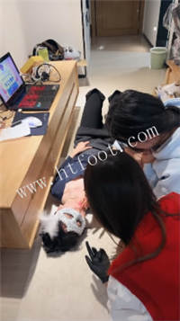 040549gl2fcfplbbeaxr1c.jpg