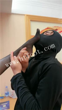 005922nv191f4hq38toykf.jpg