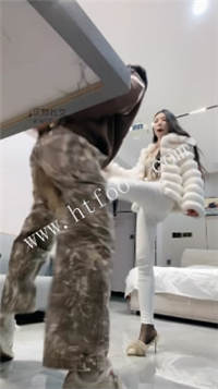 004820s1bbbcgy4221g4by.jpg