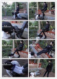 绝·黛 户外公园露出骑马奴 路人经过时恋足