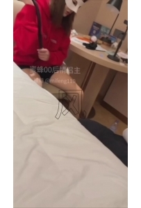 【蜜蜂情侣主】开年巨献 调教狗狗口舌伺奉爱爱