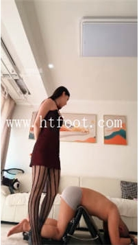 ZB7886 领主】打屁股做脸24分钟