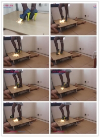 『绝美紫娴女神』7月最新性感高跟揉搓DD喷射