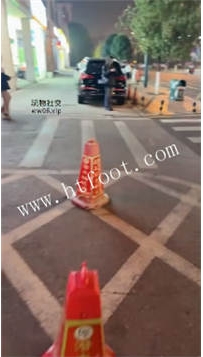 ZB946 素人挖机】开发蓝发眼镜妹35分钟